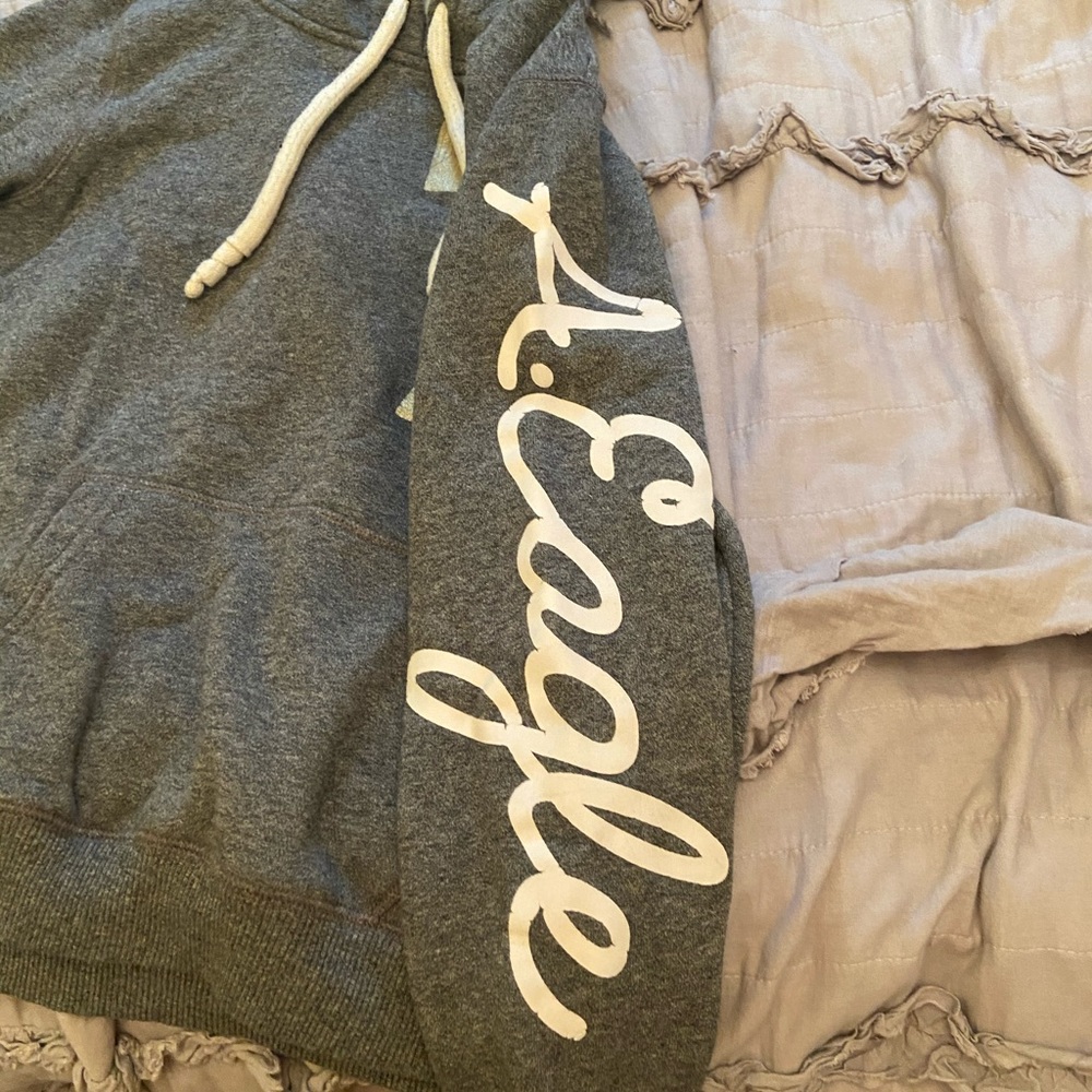 Medium AE sweatshirt